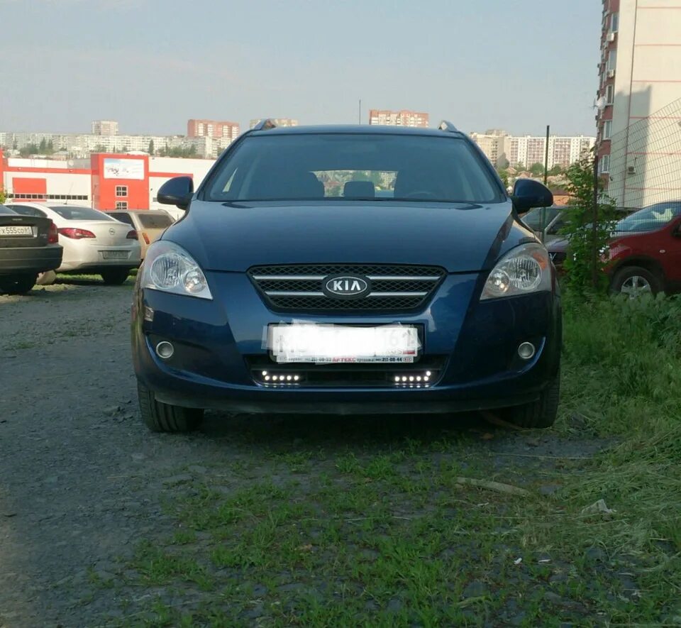 Kia ceed дхо. ДХО Kia Ceed ed 2007. ДХО Киа СИД 2008. Дневные ходовые огни Kia Ceed 2008. Ходовые огни на Киа СИД 2007.