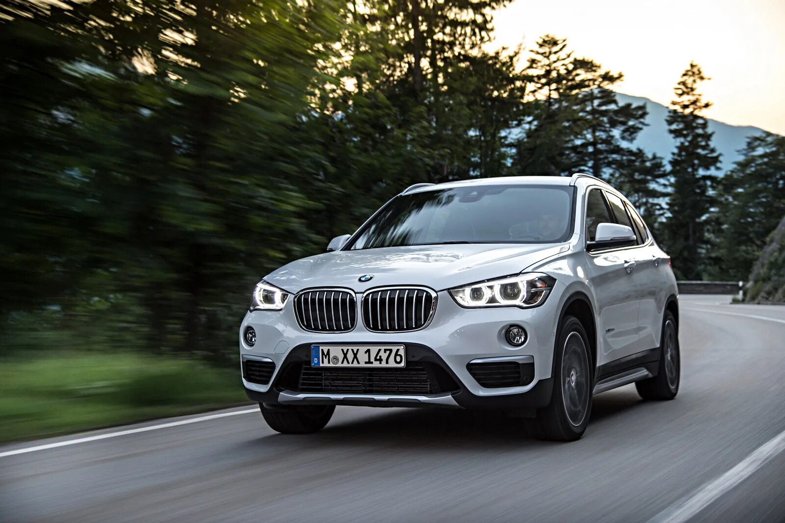 Со х 1. Bmw x1 e84 m. Bmw x1 хэтчбек. Bmw x3 e84. Bmw x1 i (e84).