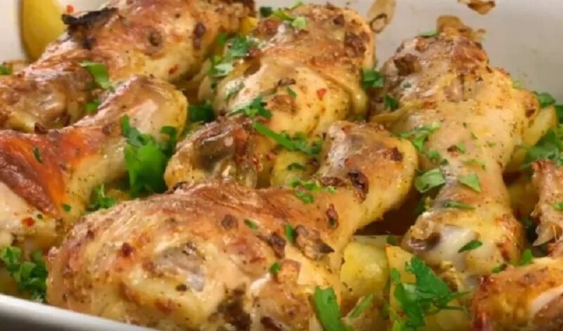 Вкусная картошка с куриной голенью