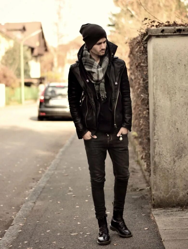Грандж стиль одежды мужской. Мужской стиль гранж 2021. Парень гранж. Мужской стиль гранж 2022. Бунтарский стиль мужской.