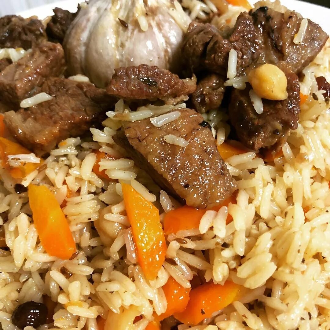 Плов чья кухня. Сютти плов. узбекский плов ситора. узгенский плов.