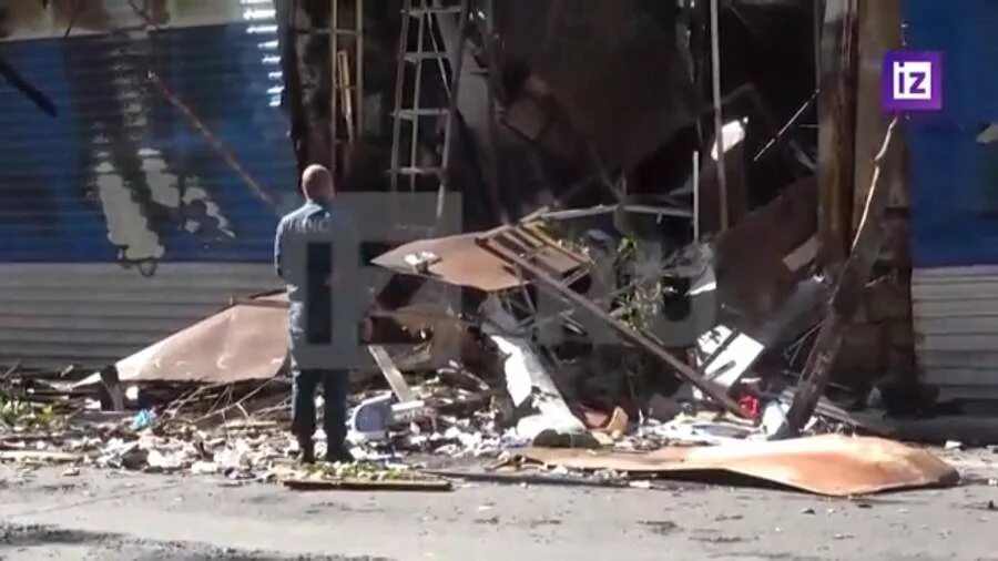 обстрел рынка в донецке вчера. обстрел крытого рынка донецка 22. в донецке попадание в автобус. обстреляли рынок в донецке. донецк район текстильщик.