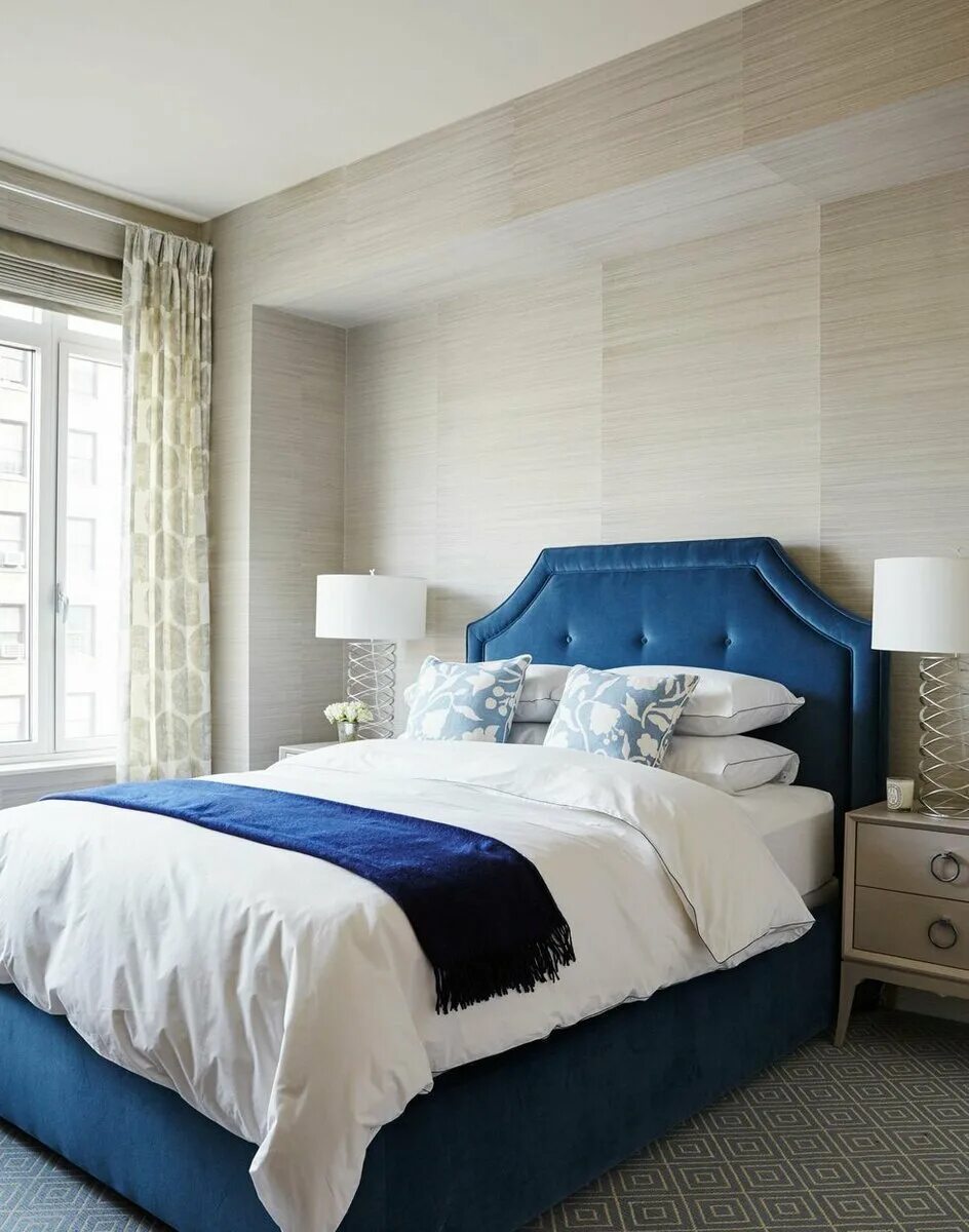 Дизайн спальни 2024 фото. Спальня. Интерьер спальни. Спальня в голубых и бежевых тонах. Спальня в сине бежевых тонах.