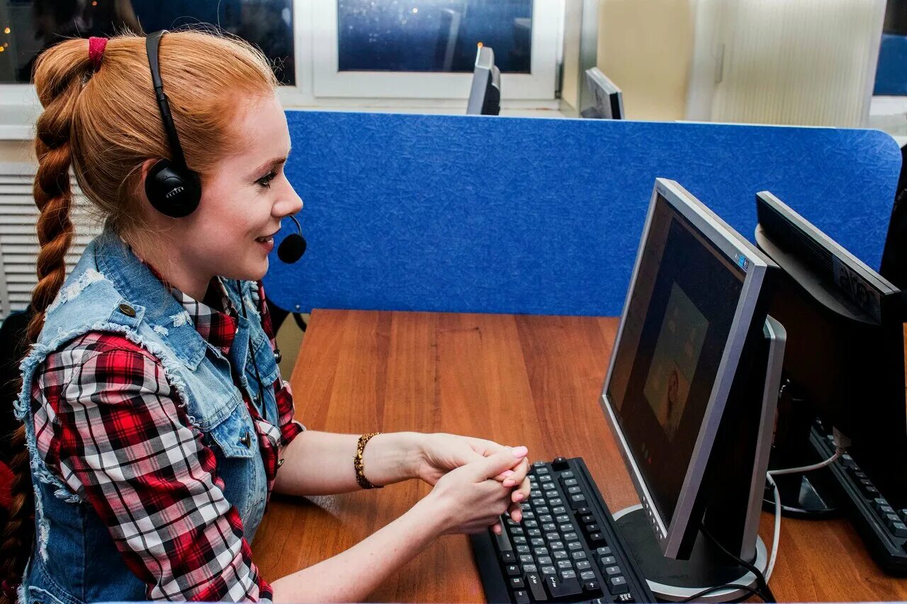 Колл центр. Специалист колл центра. Оператор колл центра. Специалист колл центра. Оператор колл центра.