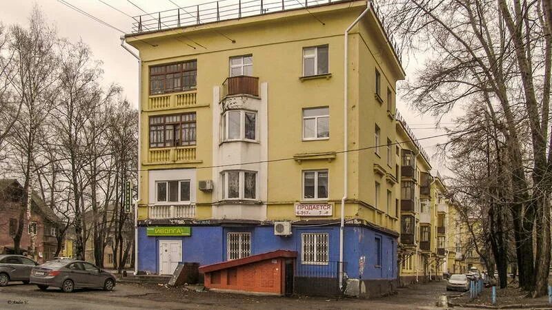 Вход в офис по пути от гостиницы. Фотография из альбома Основной альбом - 4 из 4
