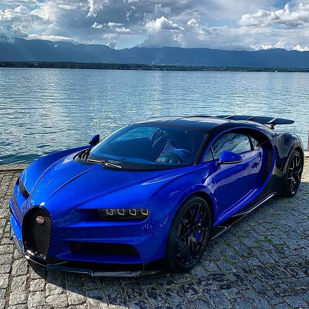 Бугатти ЧИРОН. Машина Бугатти Шерон. Bugatti Chiron автомобили Bugatti. Bugatti Chiron super Sport. Bugatti 18