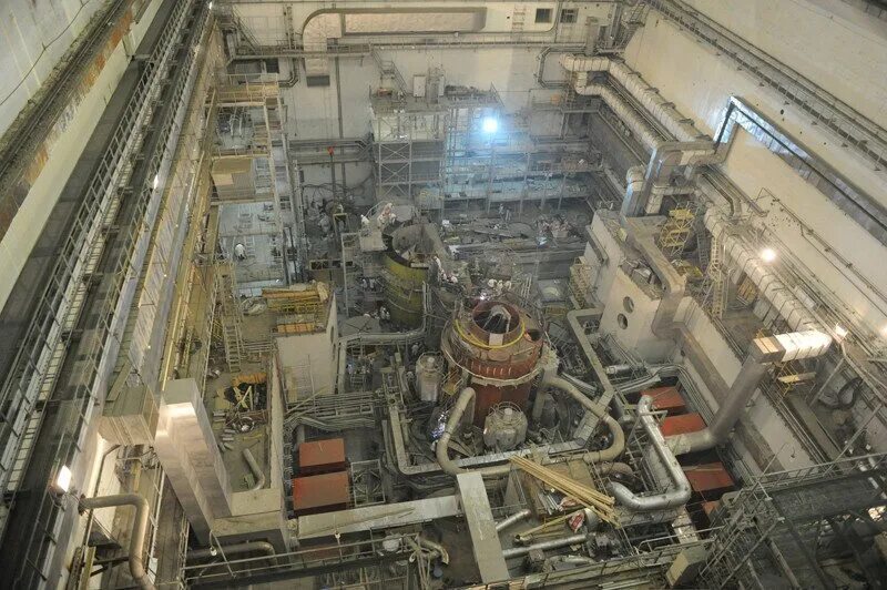 Атомный реактор на быстрых нейтронах. Бн-800 реактор. атомная электростанция бн-800. белоярская аэс бн 800. бн-800.