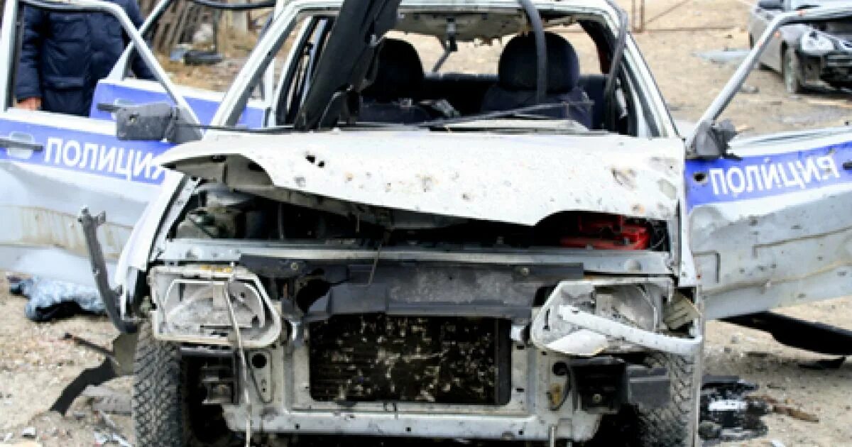 Дагестане расстреляли. Шамиль абдулмуслимов боец мма. Обстрелянные машины в дагестане. Расстрел авто в дагестане. Расстрел дагестанского милиционера.