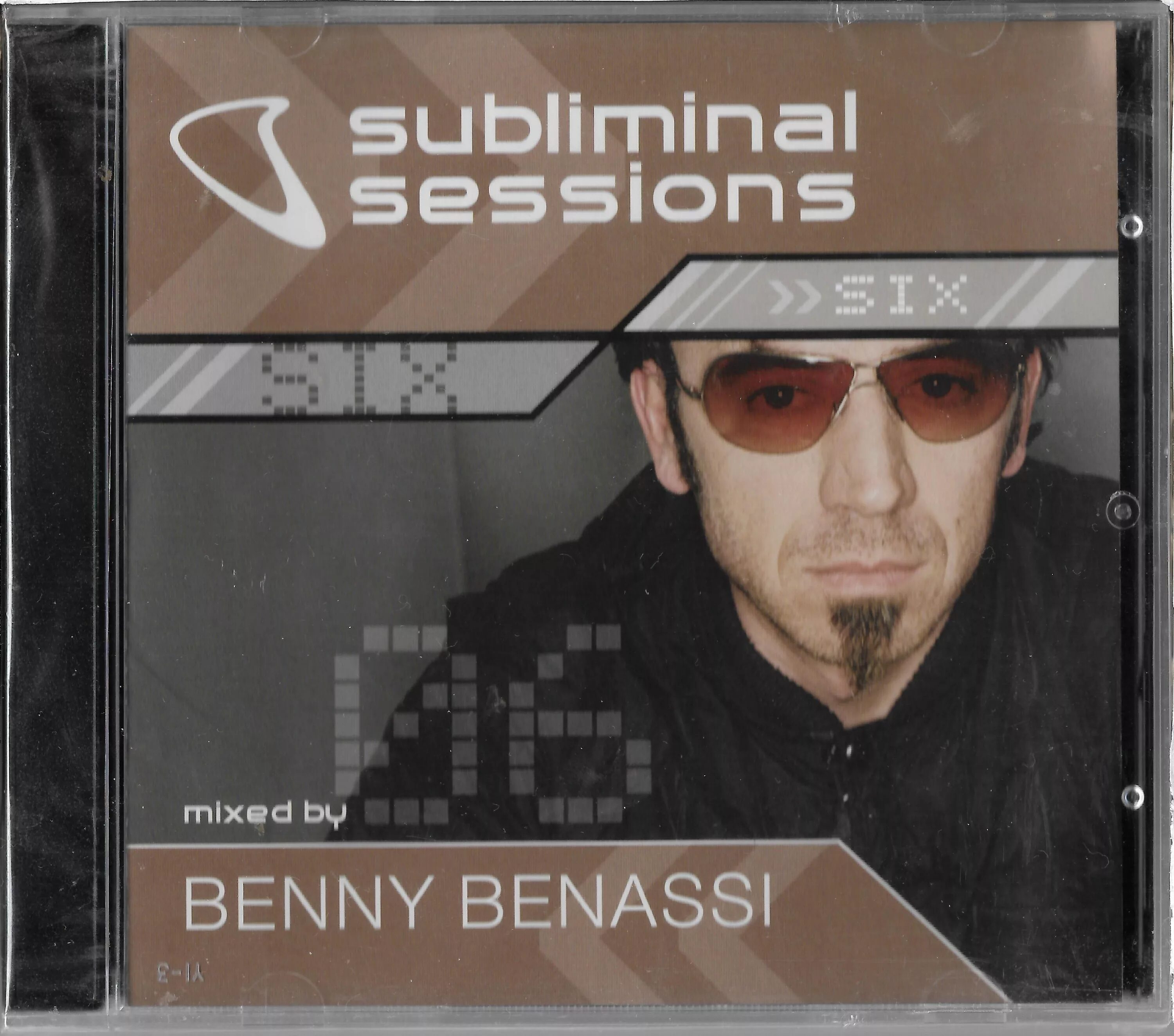 Benassi daddy. Benny Benassi диск. CD диск Benny Benassi. Benny Benassi 2 серых альбома фото.