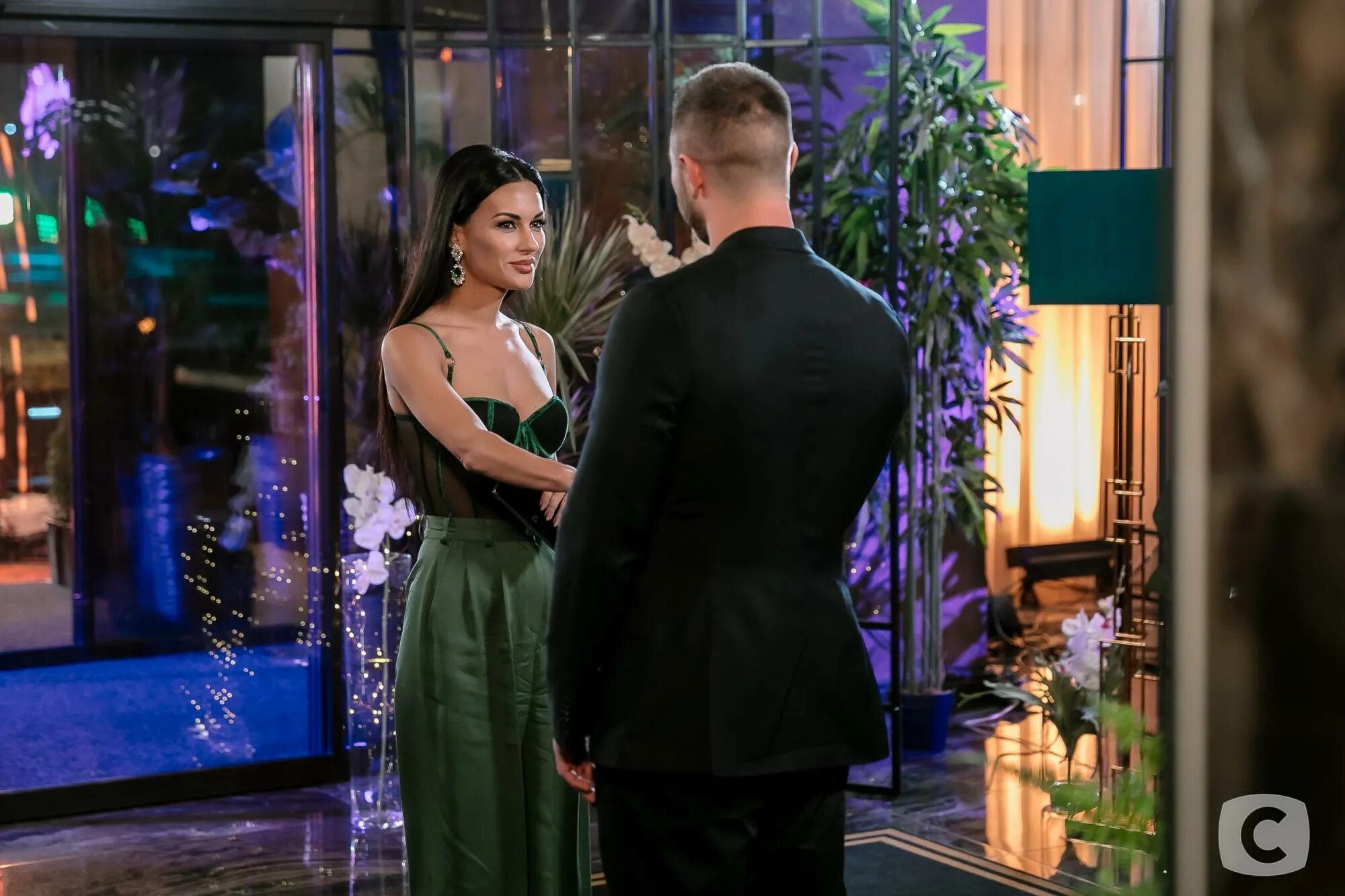 Антон криворотов холостяк на тнт. Холостяк реалити. Холостяк реалити. Церемония роз. Холостяк реалити.