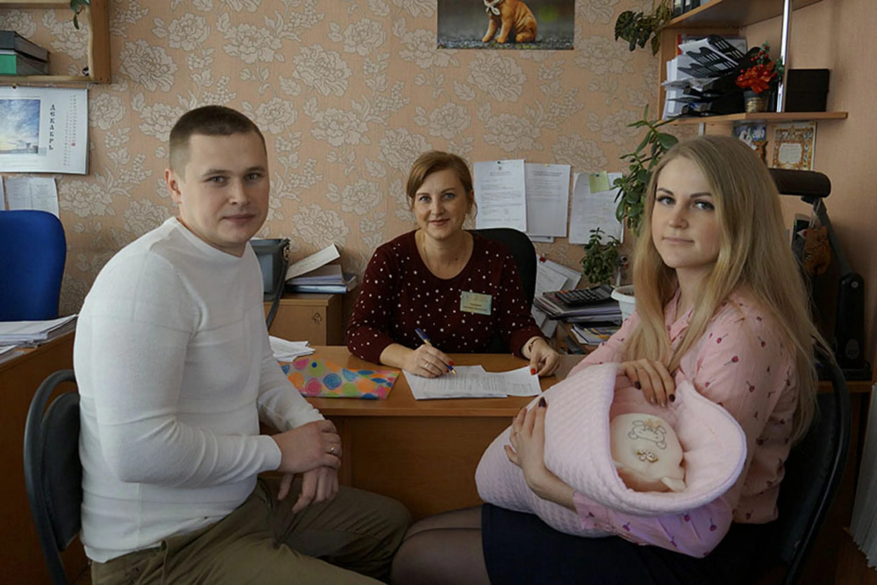 Квартира за первого ребенка. Самые молодые семьи. Самая молодая семья в мире. Многодетная семья в Липецкой области. Молодая мама 24 года.
