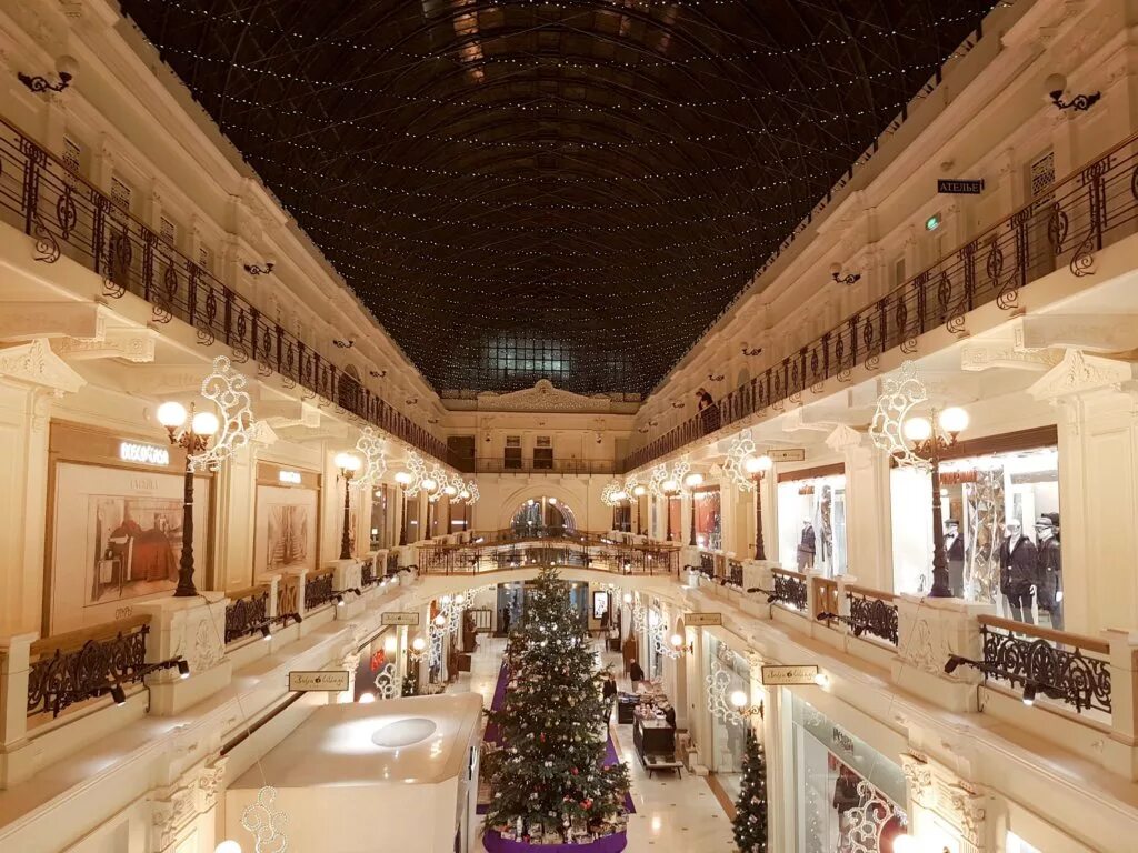 Пассаж салон. Петровский Пассаж Москва. Перовский Пассаж Москва. Петровский Пассаж Москва магазины. Петровский Пассаж Воронеж внутри.