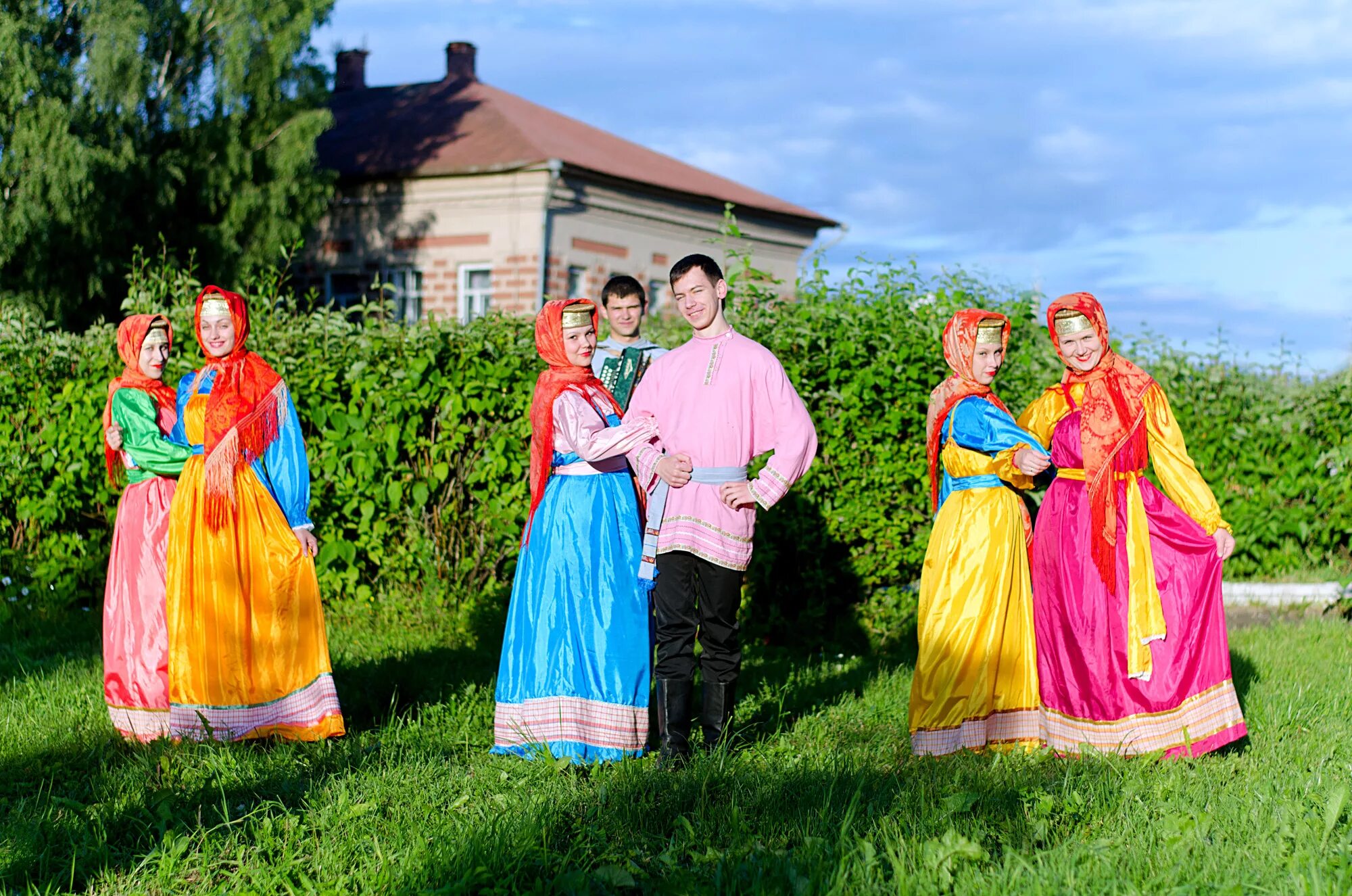 фольклорный ансамбль венец кострома. кострома в фольклоре. кострома в фольклоре. ансамбль венец кострома. фольклорный ансамбль венец кострома.