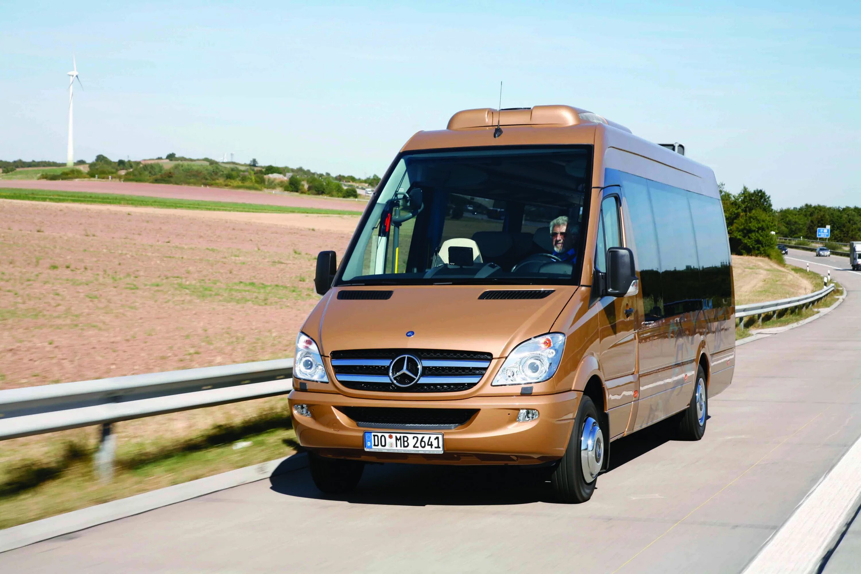 Что такое спринтер. Мерседес Бенц Спринтер. Mercedes-Benz Sprinter 906. Мерседес Спринтер w906. Мерседесбенс Спринтер.