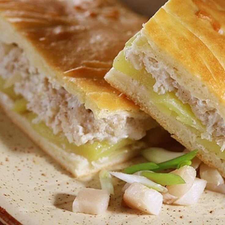 Пироги с рыбой в духовке. Пирог с рыбой и рисом. Пирог с рыбой горбушей. Пироги с рыбой в духовке. Заливной пирог на кефире с рыбной консервой.