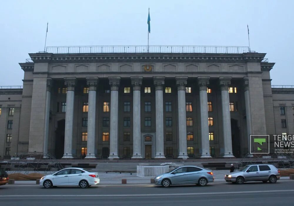 Кбту университет в алматы логотип. Кбту здание. Кбту университет в алматы логотип. Парламент алма ата. 8kbtu.