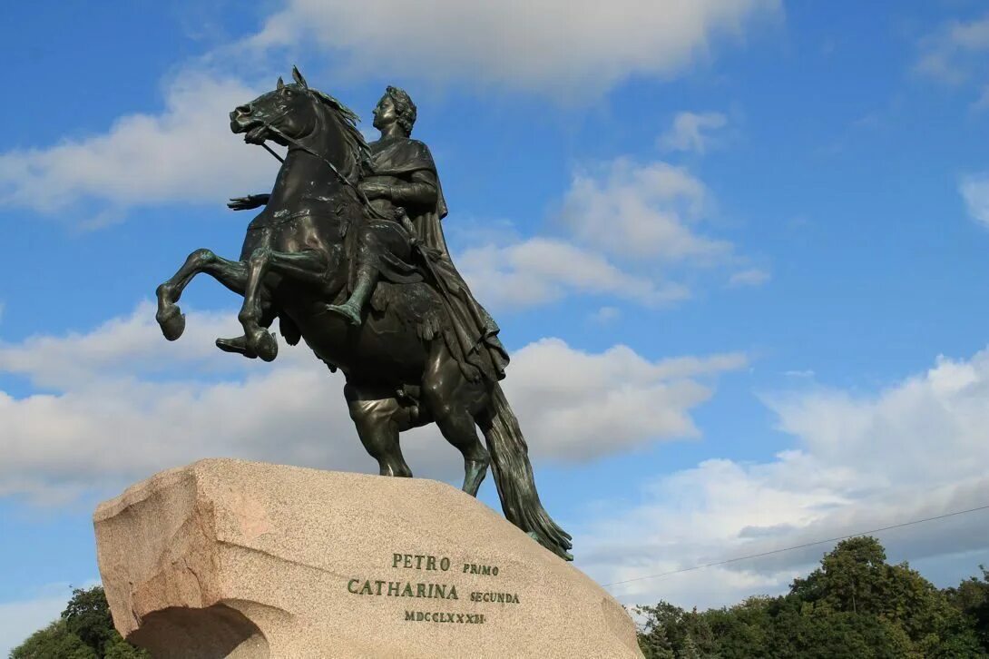 памятник петру в санкт-петербурге медный всадник. медный всадник памятник в санкт-петербурге. памятник петру 1метный всадник. фальконе медный всадник. статуя петру 1 в петербурге медный всадник.