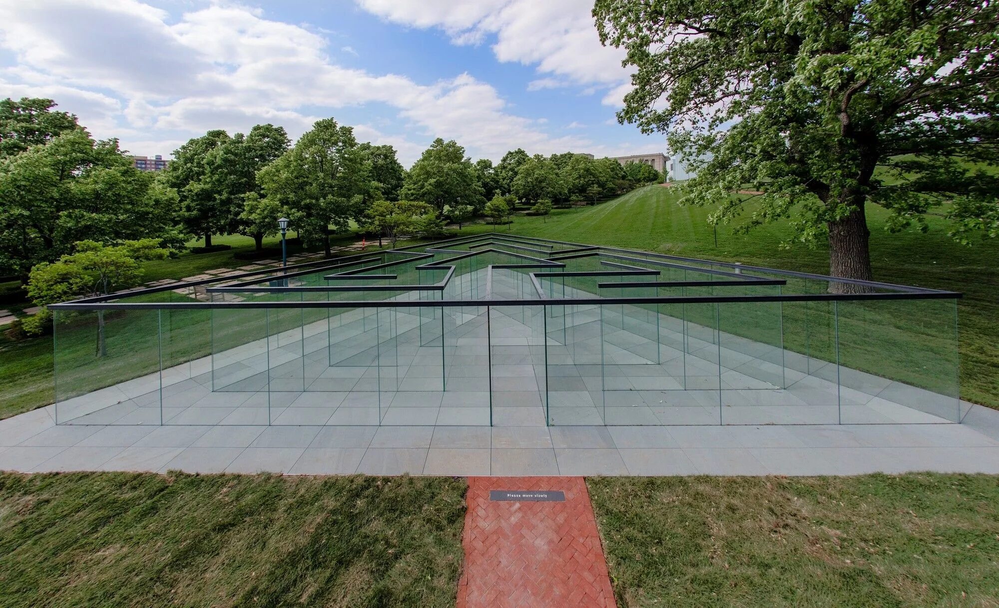 Стеклянный Лабиринт в Канзасе. Стеклянный парк. Лабиринт в архитектуре стеклянный.