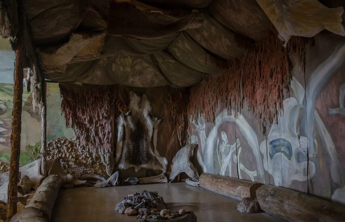 Украсить пещеру. Сунгирь стоянка древнего человека. Тоянка древнего человека «Сунгирь». Палеолитическое поселение Сунгирь.