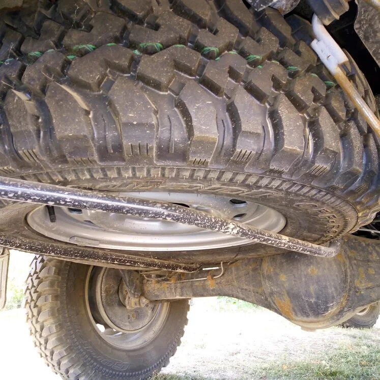 Кронштейн запаски баргузин. Газ соболь 4х4 запаска. Запаска соболь. Газ соболь 2217 запасное колесо. Фаркоп соболь 4х4.