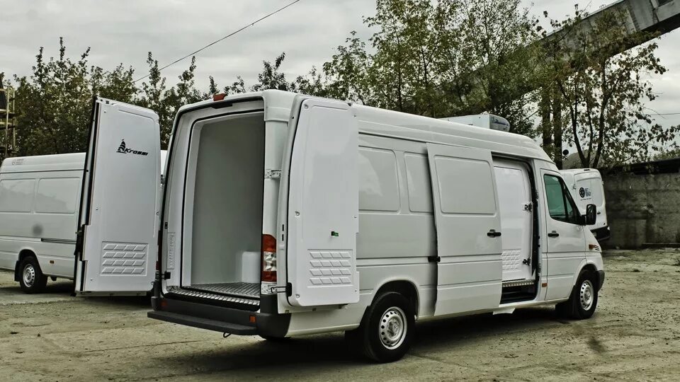 Мерседес спринтер рефрижератор. Mercedes-Benz Sprinter рефрижератор. Мерседес-Бенц Спринтер Классик (рефрижератор). Мерседес Спринтер 518 рефрижератор. Mercedes Benz Sprinter фургон рефрижератор.