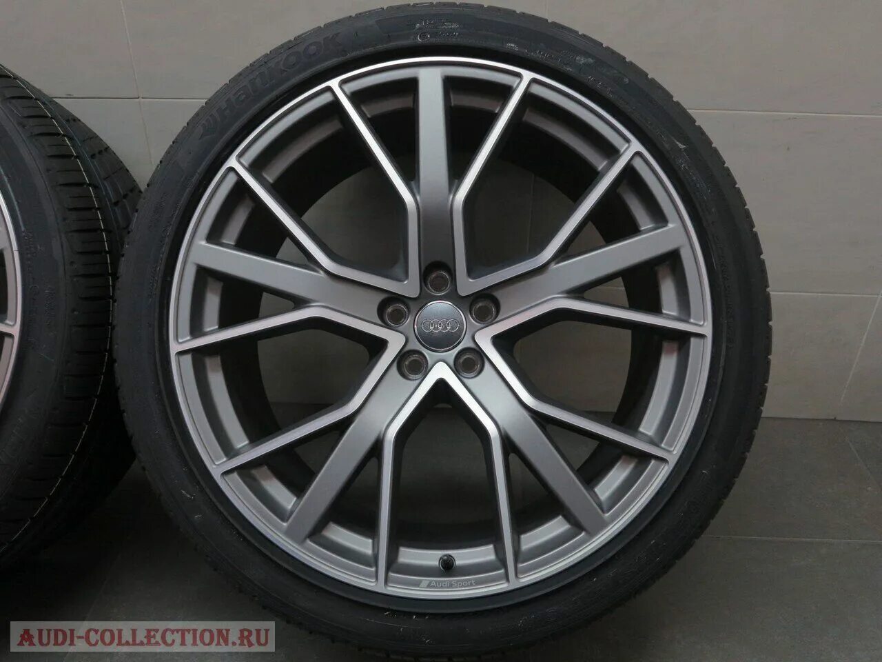 Диски q7 4m. Диски ауди q7 r22. audi sport q7 диски r22. 4m0601025 r22 q7. диски audi sport r22.