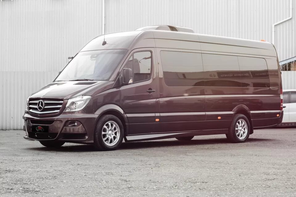 Купить спринтер новосибирск. Mercedes-Benz Sprinter. Мерседес Бенц Спринтер 2015. Мерседес Бенц Спринтер 515. Mercedes Sprinter 2017 Tuning.