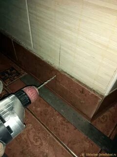 Вырезать под трубы