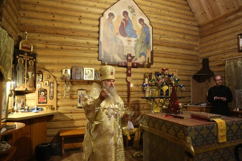 Храм на доблести. Храм святых равноапостольных константина и елены на улице доблести. храм святых константина и елены в спб. константино еленинский храм митино. храм св константина и елены на доблести настоятель.