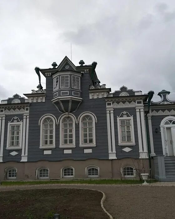 Усадьба волконских электроугли. Особняк волконских. Дом-музей волконских иркутск. Декабристы в иркутске музей. Дом волконских в иркутске.