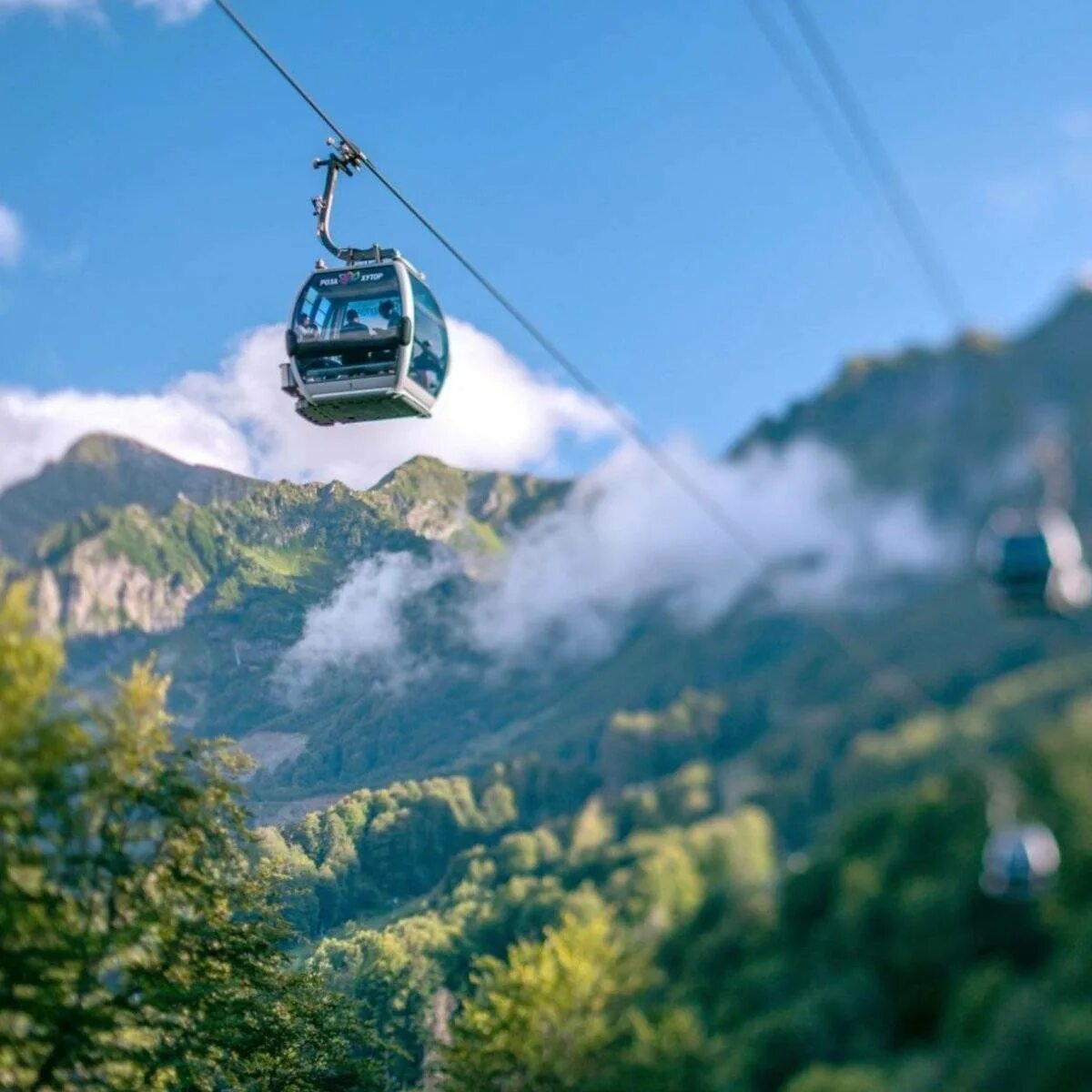 Канатная дорога газпром сочи. Канатная дорога красная поляна какая лучше. Канатная дорога красная поляна какая лучше. Эсто садок красная поляна канатка. Красная поляна сочи фуникулер.