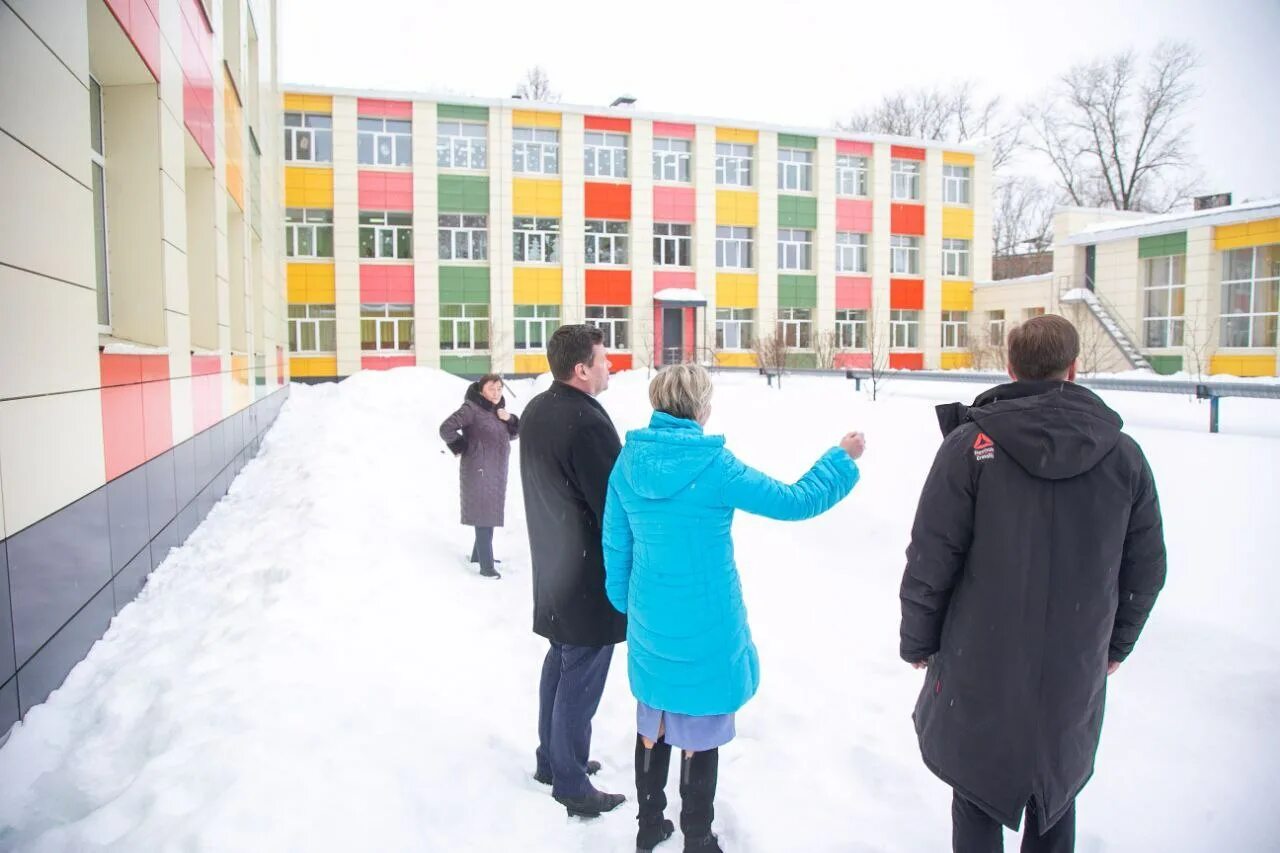 Школа 1 в озерах. Школа 2 Озеры. Городская школа в Озерах. Директор 2 школы Озеры. Школа № 2 в мкр. Озеры городского округа Коломна.