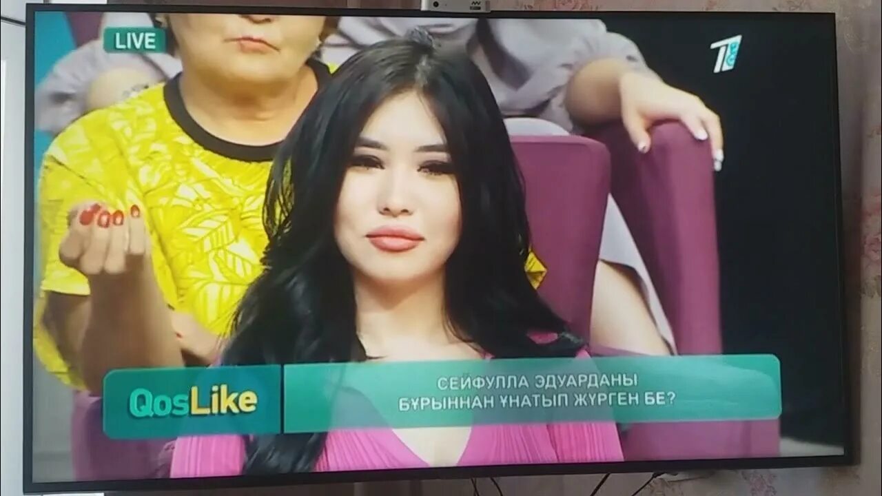 1 канал кос лайк прямой эфир. Кос лайк. данияр гулназым кос лайк. кослайк прямой эфир 1 канал евразия. 20 like.
