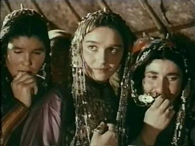 Решающий шаг. Решающий шаг фильм 1965. туркменский фильм решающий шаг. жанна смелянская. решающий шаг жанна смелянская.