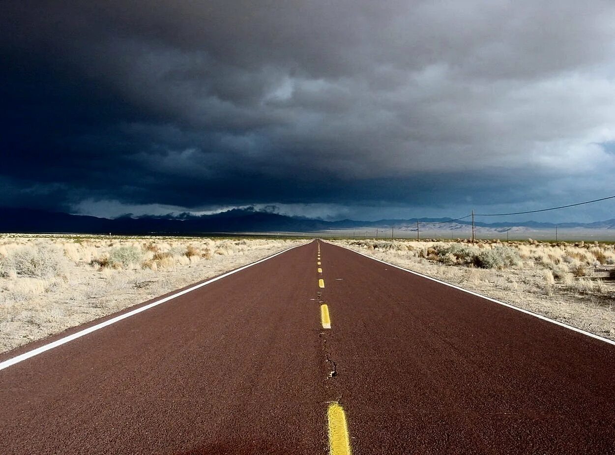 Дорога через ад. Дорога в ад. Дорога в преисподнюю. Адская дорога. Дорога в пустыне.