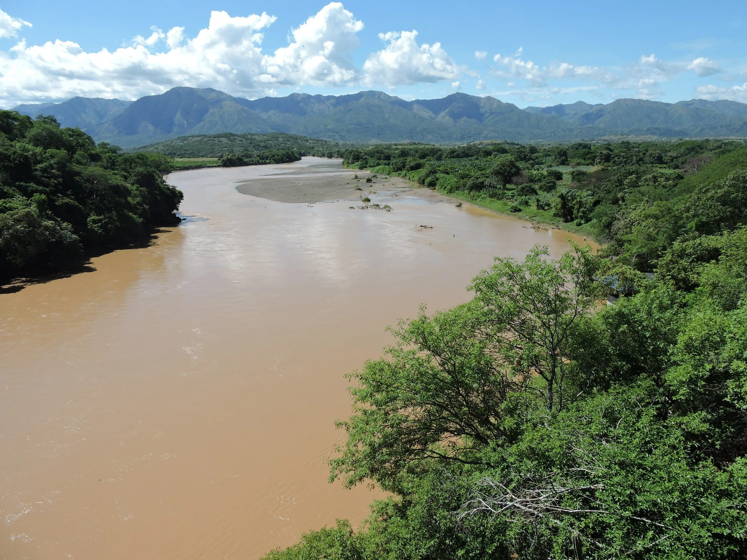 Река магдалена. Река Магдалена в Колумбии. Долина реки Магдалена Колумбия. Магдалена (река) реки Колумбии. Магдалена река в Южной Америке.