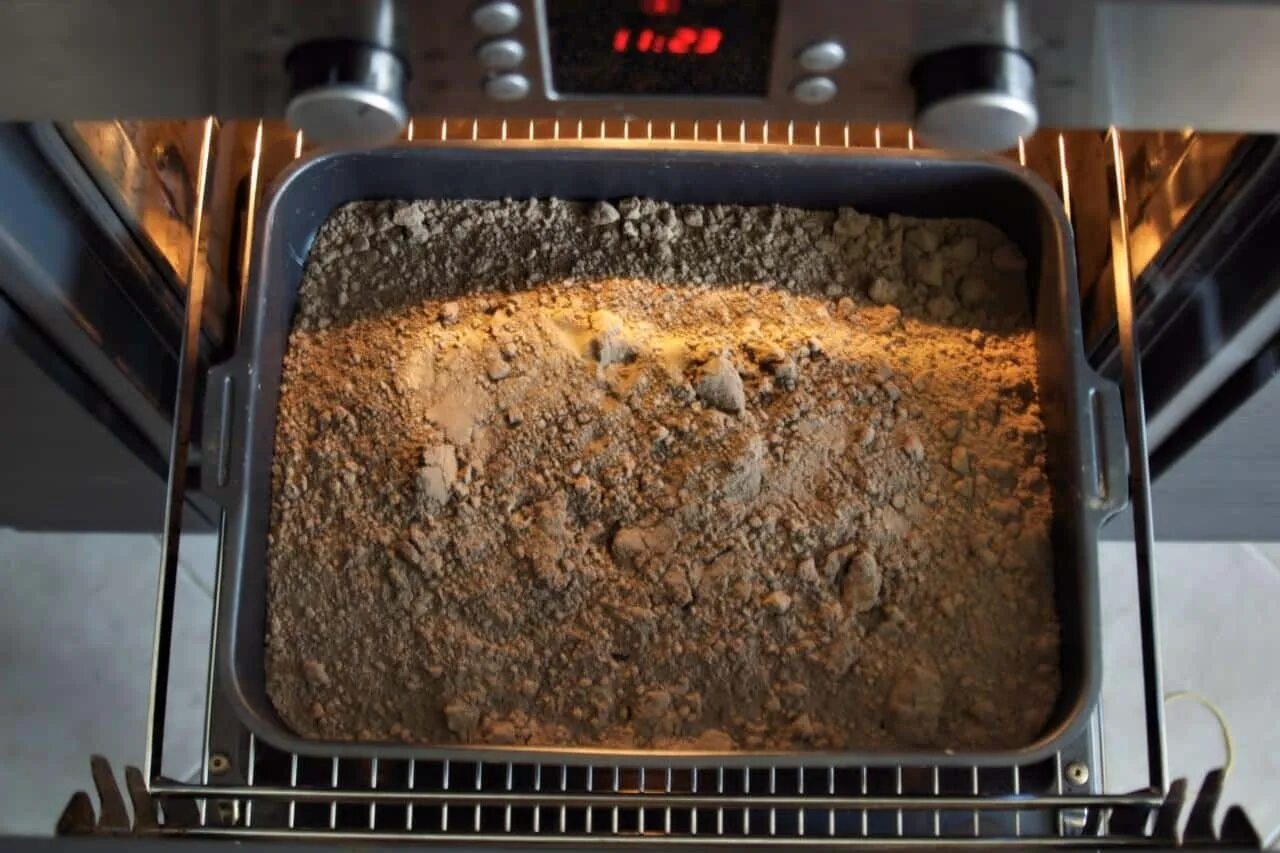 Дезинфекция земли в духовке. Прокаливание почвы. Прокалить грунт в духовке. 17л 715-769. Подготовка грунта для рассады.