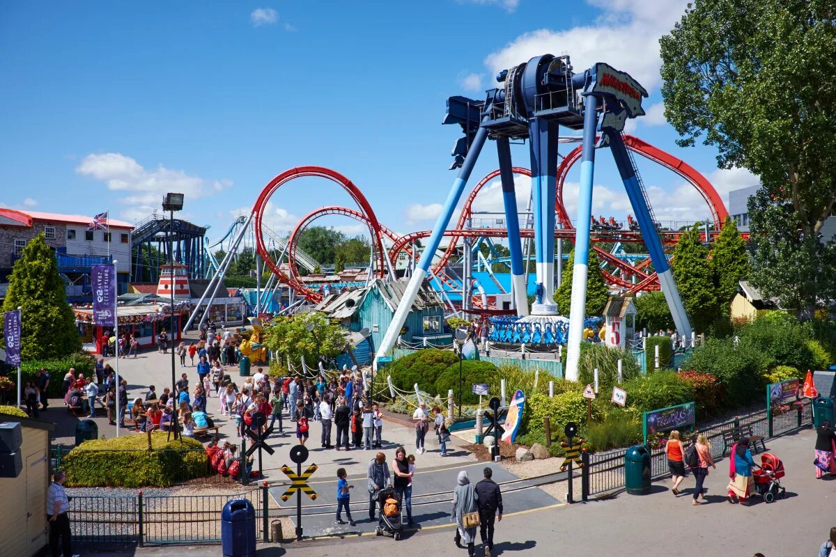 Алтон Англия. Дрейтон Манор. Олтон парк аттракционов. Alton Towers Водный парк.