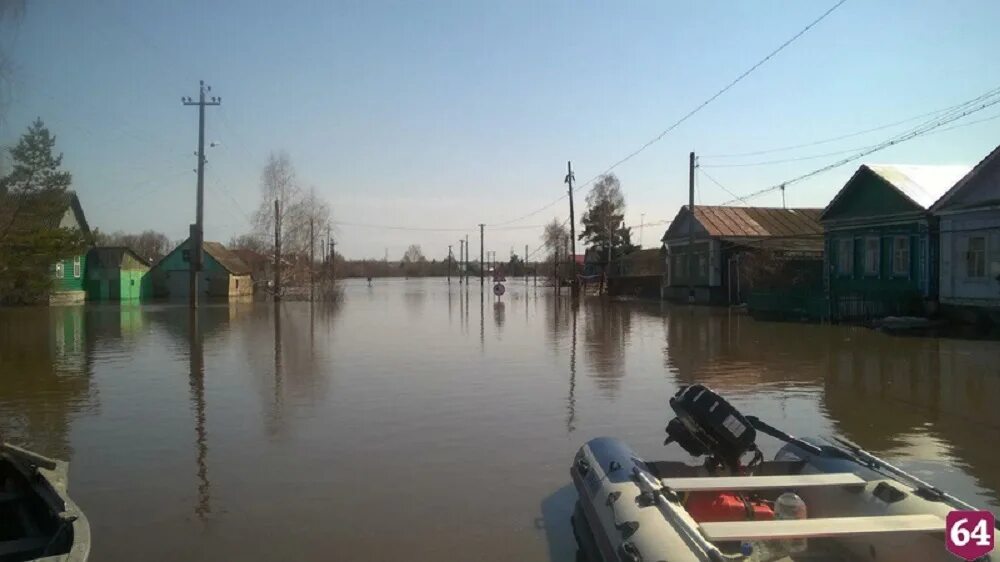 Подтопление в Саратовской области. Антоновка Дергачевский район Саратовская область. Паводок Дергачи Саратовская область. Паводок в Покровке Саратовской области. Наводнение в саратовской области