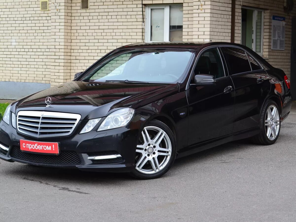 Е класс 2012 года. Мерседес Бенц е 212 черный. Мерседес е200 w212. Mercedes e200 w212. Мерседес Бенц е200 w212.