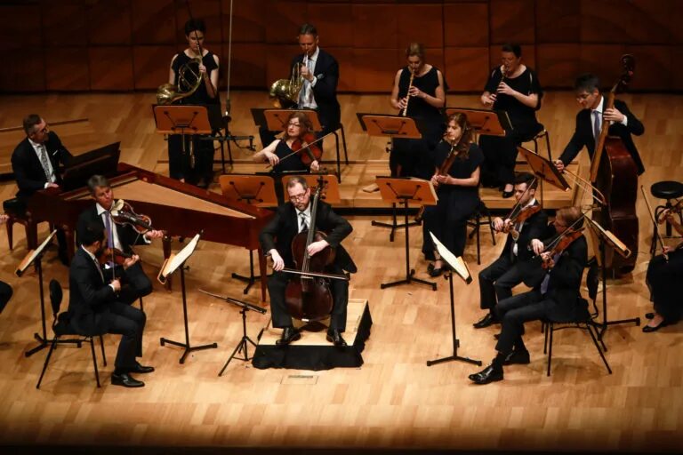 Губернаторский оркестр санкт-петербурга. Оркестр время. Концерт струнного камерного оркестра. Концерт времена года антонио вивальди. Симфонический оркестр волгодонск.