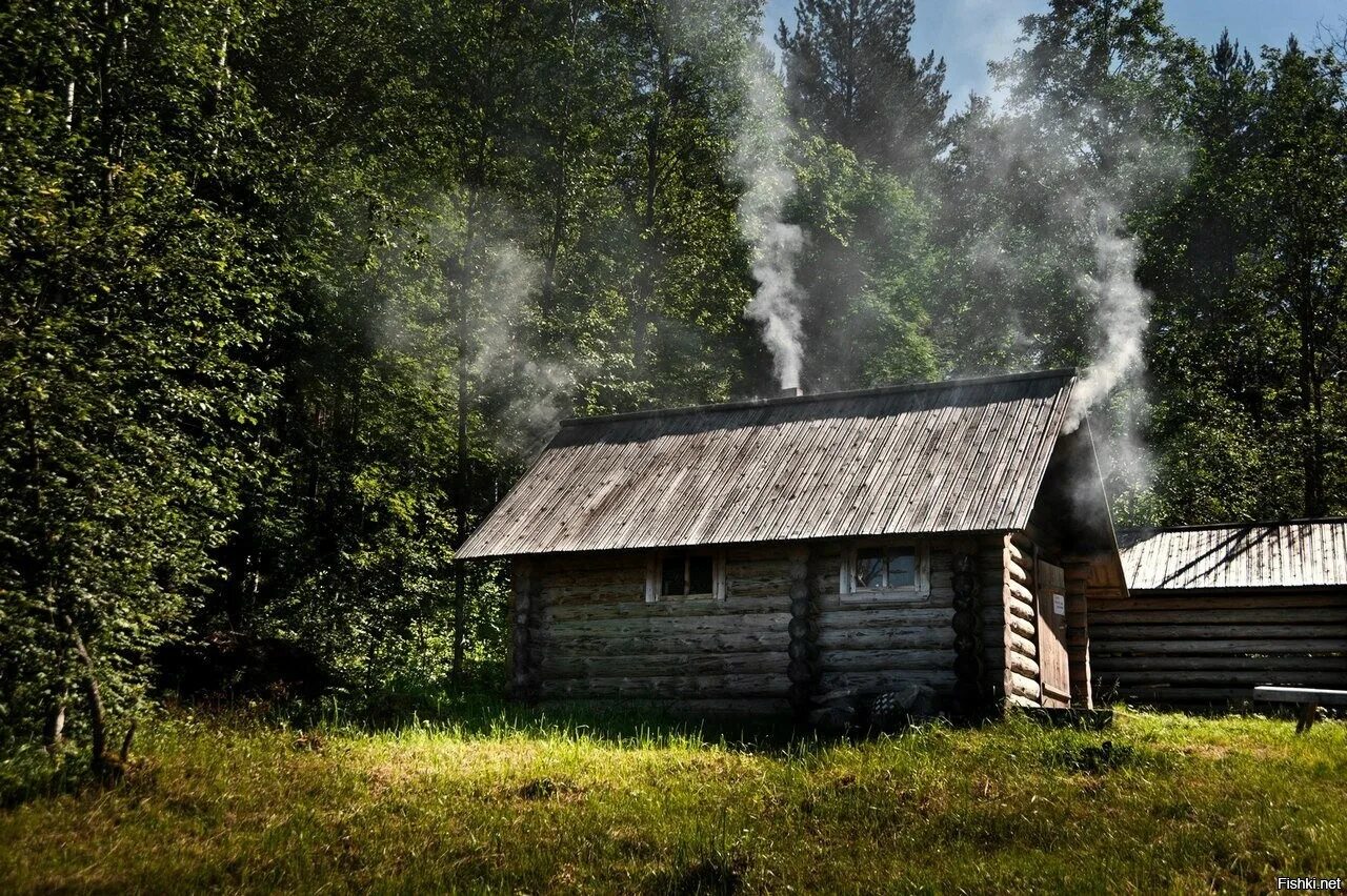 Деревенская баня по черному. Баня в деревне. Болото в деревне. Печь по черному. Топить в деревне.