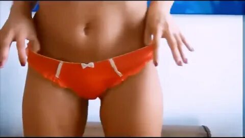 Uncensored @ 6:50 (Morena linda provoca tirando toda a roupa #sexy #novinha...