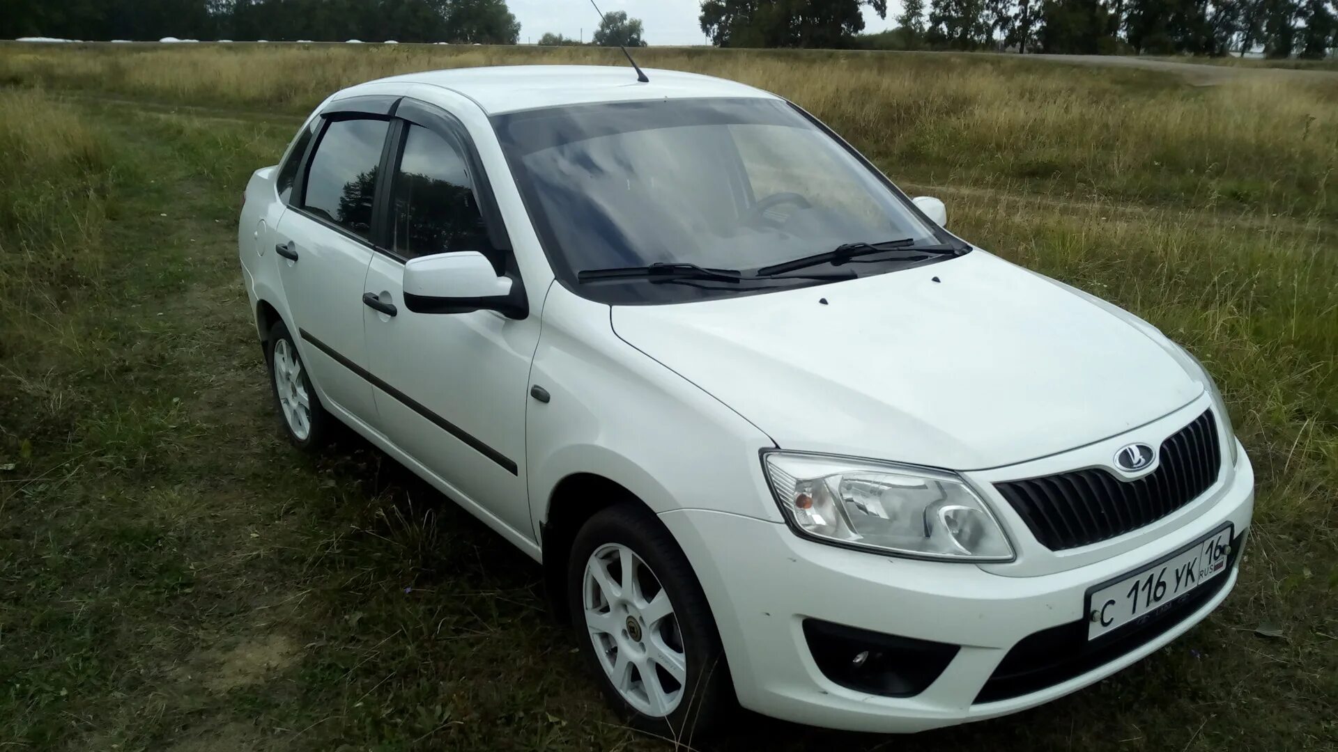 Гранта 2 драйв 2. Лада гранта 2012 люкс. Лада гранта а 786нч. Lada granta sport 2013. Лада гранта спорт 2016 год белая.