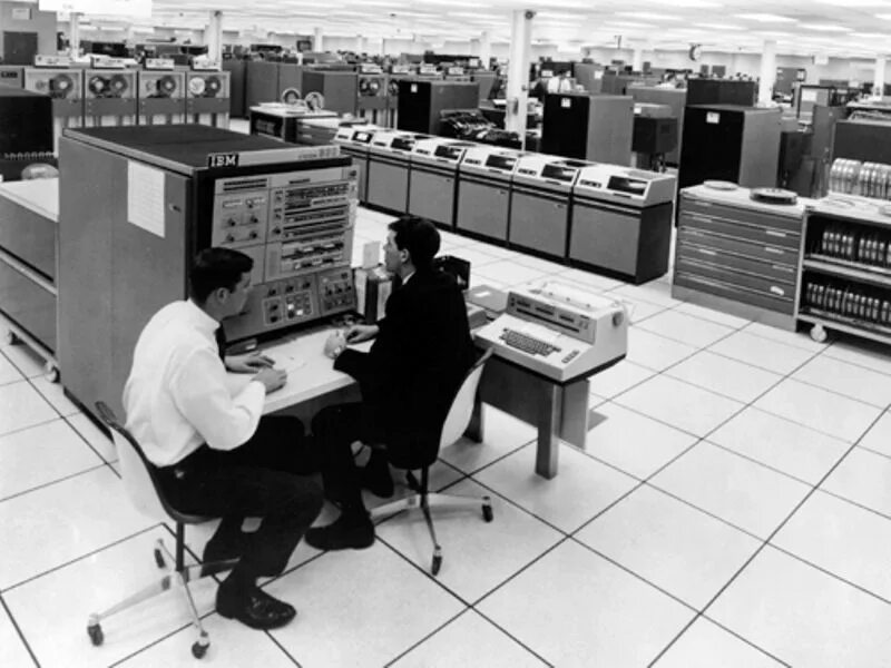 Компьютеров IBM S/360. IBM 360 поколение ЭВМ. IBM 3 поколение. Четвертое поколение ЭВМ ИБМ.