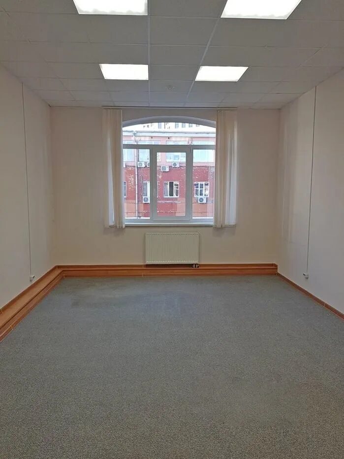 коммерческое помещение. циан снять коммерческую недвижимость. фрегат саратов чернышевского 60/62. помещение свободного назначения. арендую помещение.