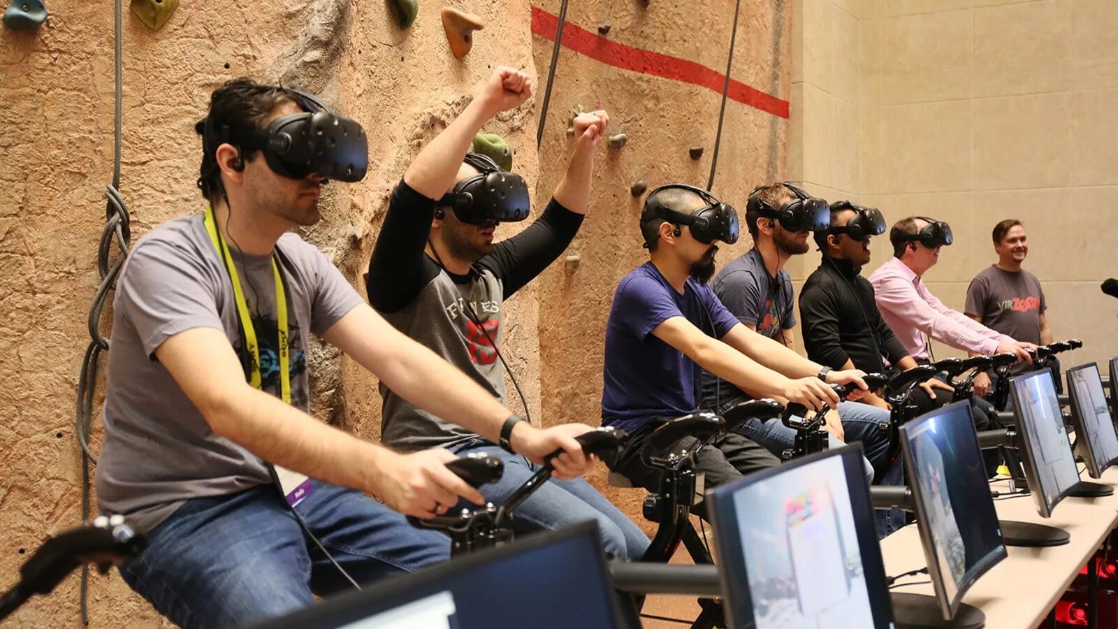 Vr фитнес. Очки виртуальной реальности. Виртуальная реальность в спорте. VR тренировки. VR технологии в спорте.