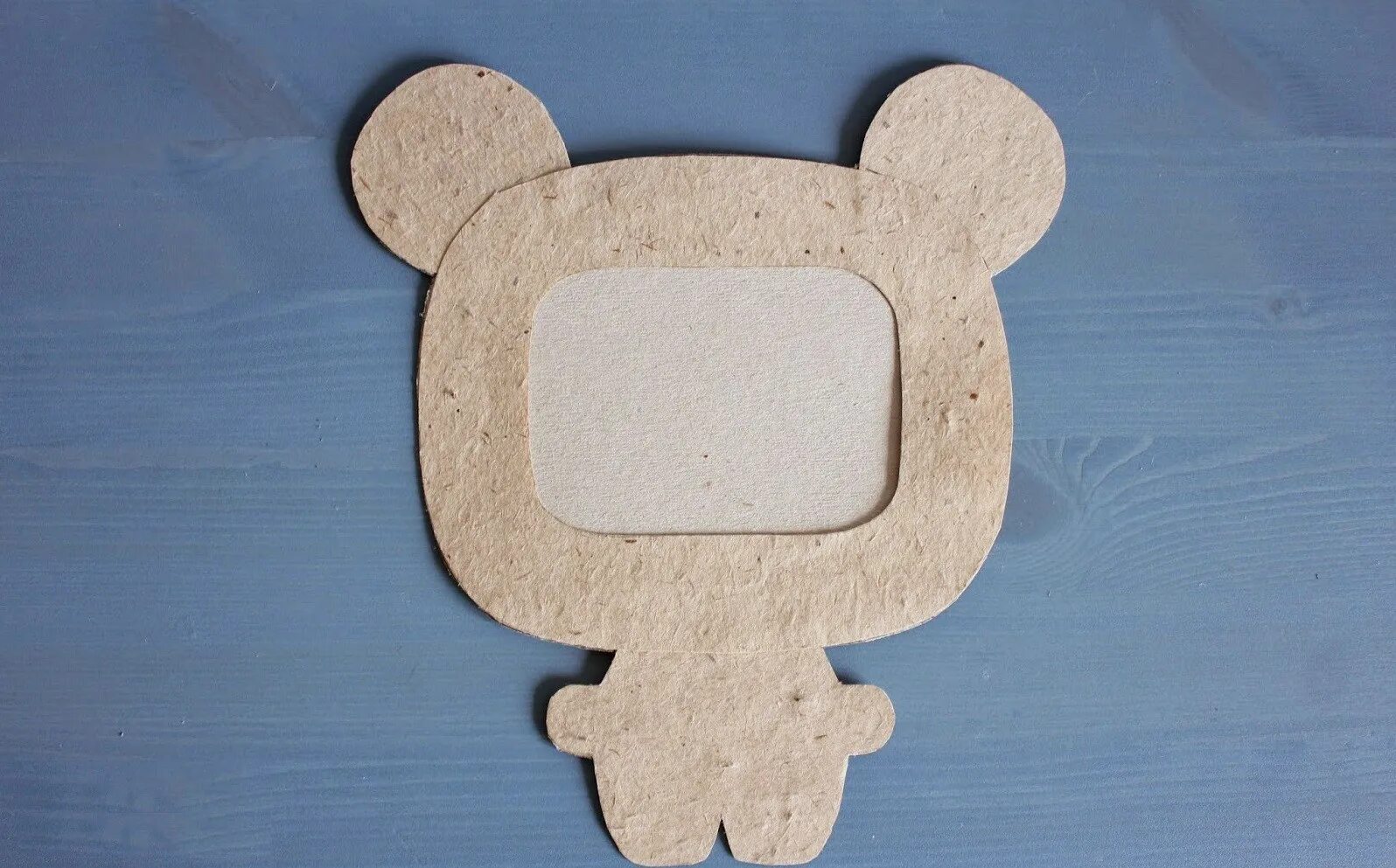 фоторамка из картона своими руками для детей. фоторамка из картона. квиллинг украшение рамки. фоторамка мастер класс для детей. рамочка из цветной бумаги.