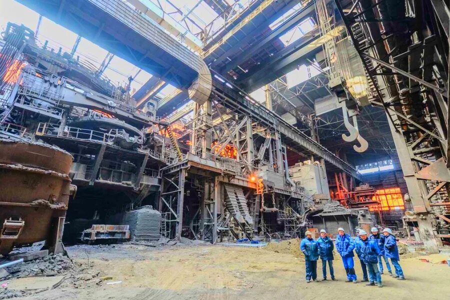 металлургический завод красный октябрь волгоград. красный октябрь металлургический завод. красный октябрь волгоград зачистник обработчик пороков металлов. производственный цех. волгоградский металлургический комбинат красный октябрь, волгоград.