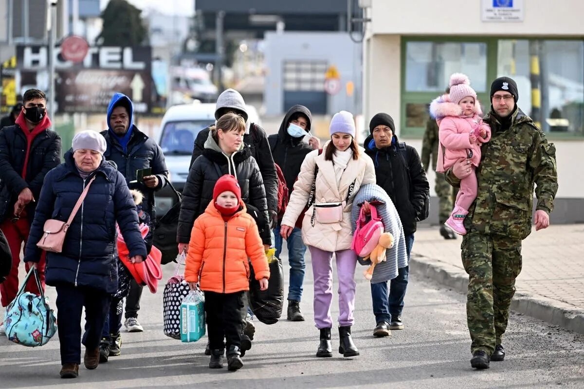 Украинцы убежали. Беженцы. Беженцы из Украины. Беженцы из Украины в Россию.